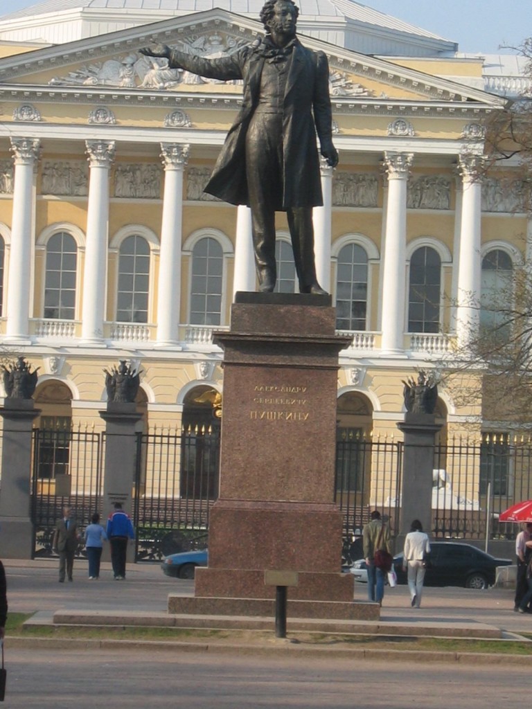 St. Petersburg Städtereise - Puschkin Statue