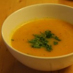 Mango-Möhren-Suppe Rezept - einfach zubereiten und fruchtig genießen